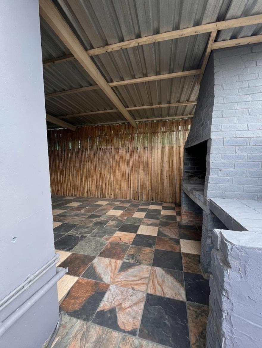 5 Bedroom Property for Sale in Quigney Eastern Cape
